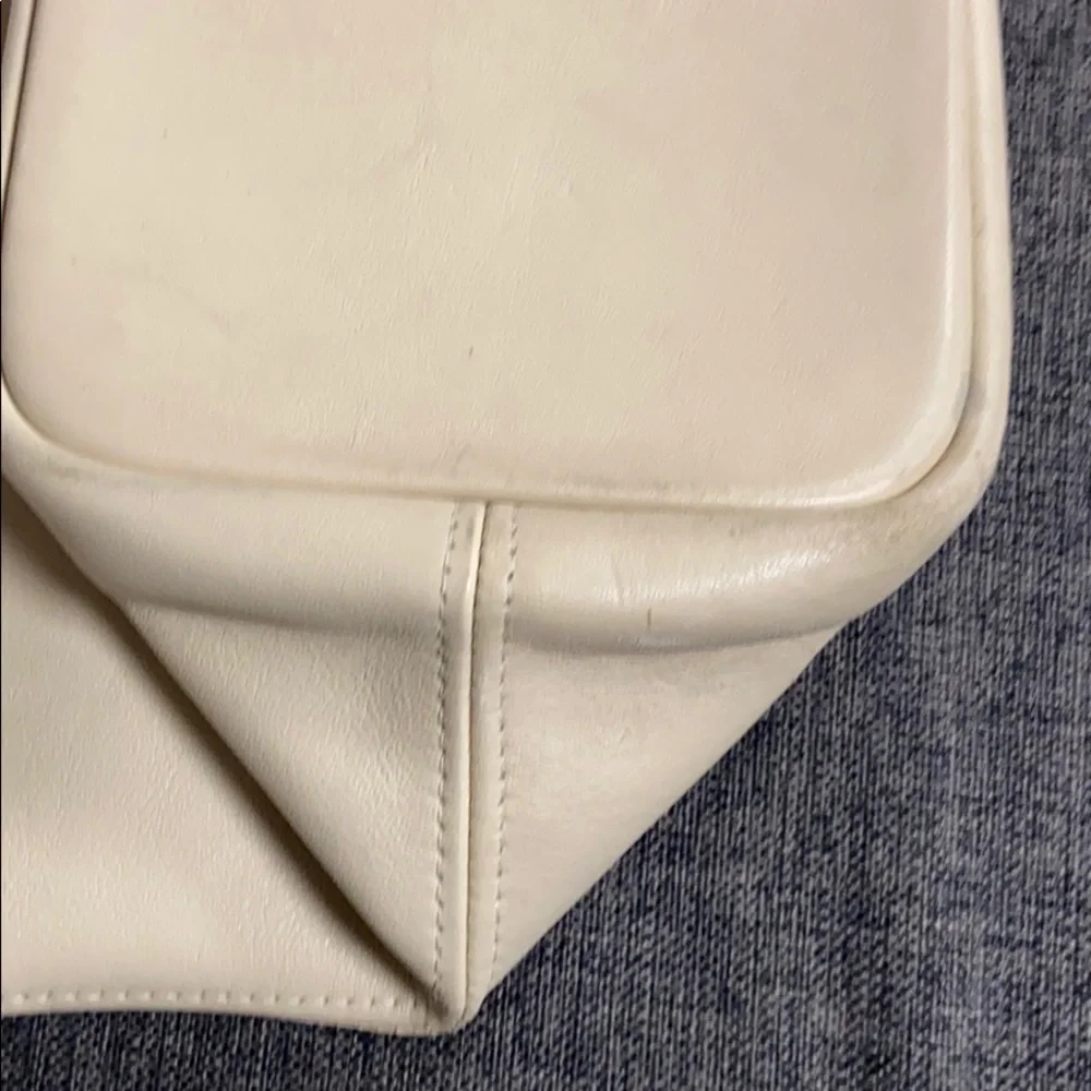 Vintage Coach leather cross body bag, cream - Picture 14 of 15